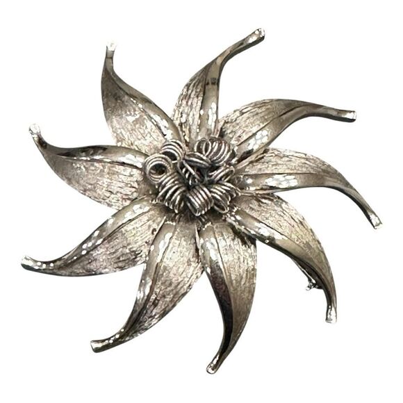Vintage Flower Star Silver Tone MCM Brooch Modernist  Brushed Metal Pin Retro - Picture 1 of 11